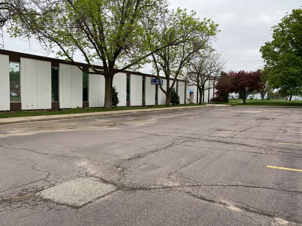 Waseca Office/Industrial - 299 Johnson Ave. - Lease: 299 Johnson Ave SW, Waseca, MN 56093